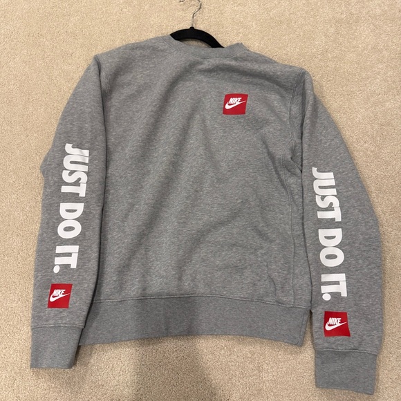 Men’s Nike Sweatshirt - Picture 4 of 4